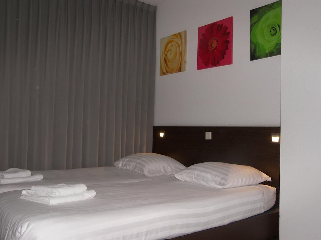 Hotel De Markt Valkenswaard Esterno foto